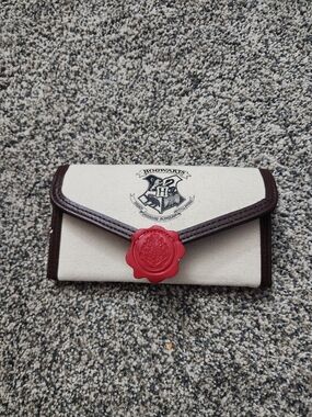 Hogwarts Letter Trifold Wallet